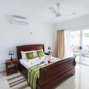 Coco Blanche Anse Royale
