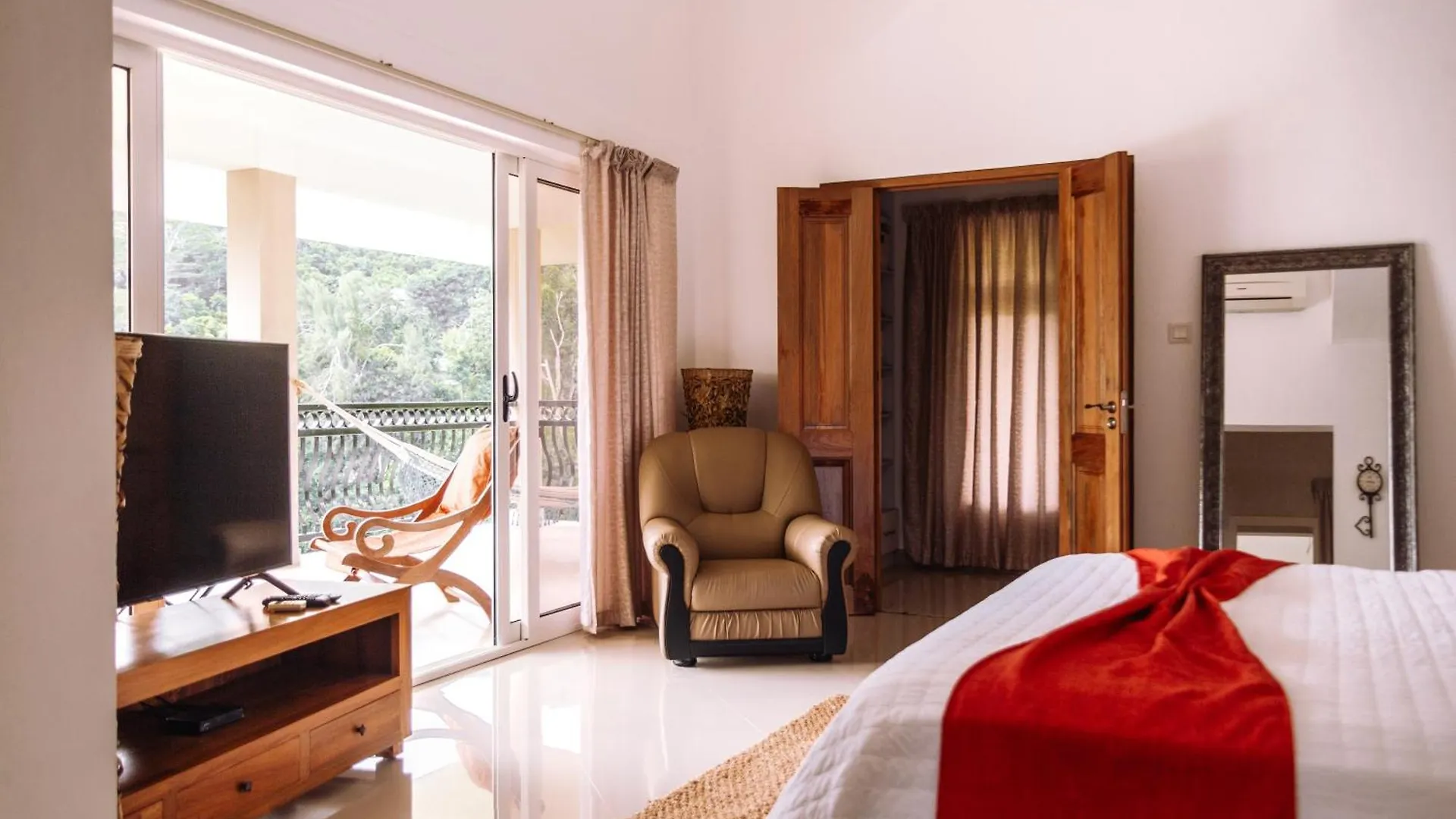 South Hill Villa Anse Royale Apartment
